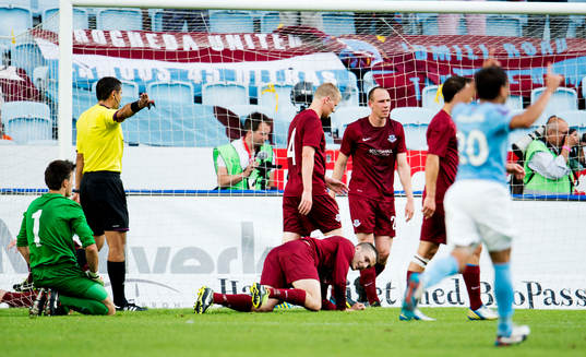 Droghedea United FCs släpper in 1-0 och Gary O´Neill