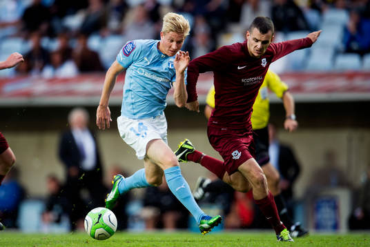 Malmö FFs Simon Kroon och Droghedea United FCs Michael Daly