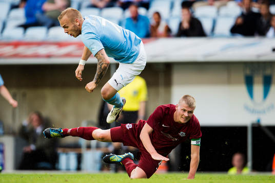 Droghedea United FCs Derek Prendergast bjuder Malmö FFs