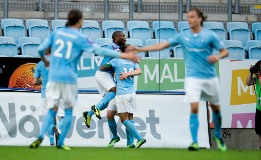 Malmö FFs Emil Forsberg gör 1-0 och laget jublar