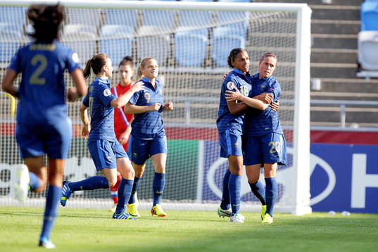 Mål 1-0 av Frankrikes Marie-Laure Delie, här med