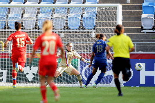 Mål 2-0 av Frankrikes Marie-Laure Delie  i matchen mellan