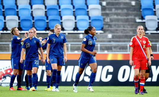 Mål 2-0 av Frankrikes Marie-Laure Deli (nummer 18),