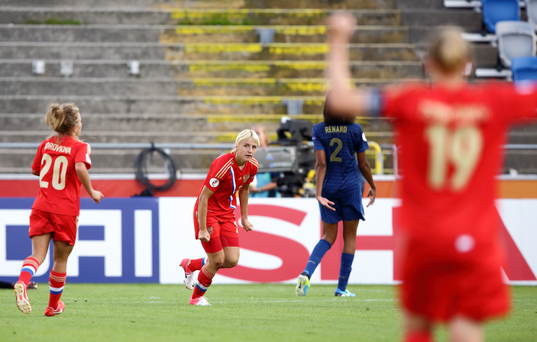 Mål 3-1 av Rysslands Elena Morozova bakom Frankrikes