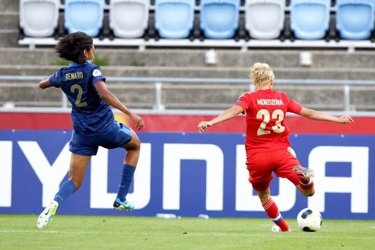 Frankrikes Wendie Renard och målgörare 3-1 Rysslands