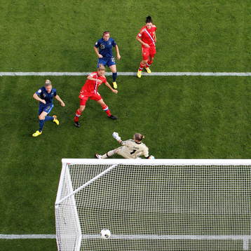 Mål 3-0 av Frankrikes Eugénie Le Sommer bakom Rysslands