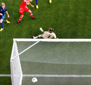 Mål 3-0 av Frankrikes Eugénie Le Sommer bakom Rysslands