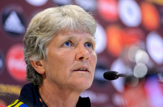 Sveriges förbundskapten Pia Sundhage svarar på frågor