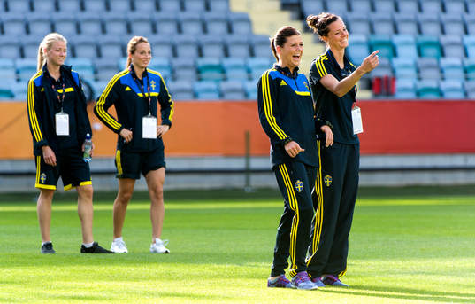 Sveriges Jenny Hjohlman, Kosovare Asllani Olivia Schough