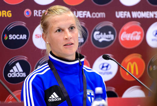 Finlands Sanna Talonen svarar på frågor