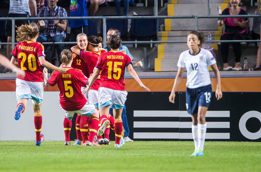 Spaniens Alexia Putellas jublar