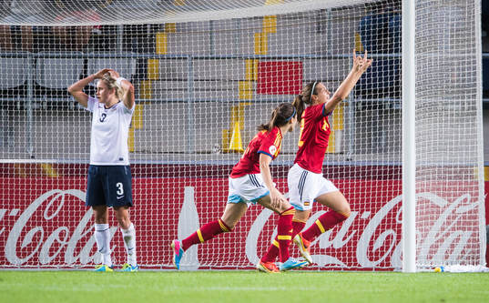 Spaniens Alexia Putellas jublar
