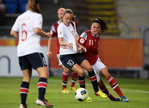 Norges Caroline Hansen mot Danmarks Katrine Veje i matchen