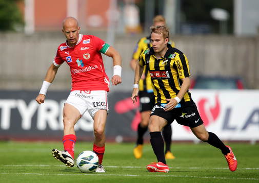 Kalmars Henrik Rydström och Häckens  Oscar Lewicki i