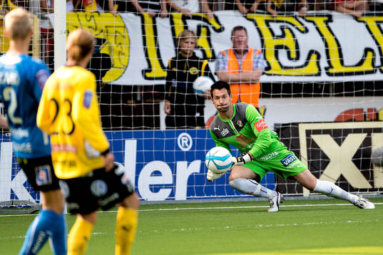 Halmstadsmålvakt Stojan Lukic i matchen mellan Elfsborg