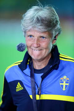 Sveriges förbundskapten Pia Sundhage  i matchen mellan