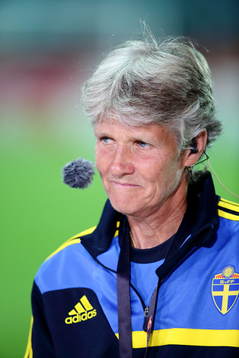 Sveriges förbundskapten Pia Sundhage  i matchen mellan