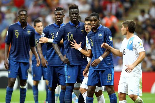 Paul Pogba  /   Naby Sarr /  Geoffrey Kondogbia  -