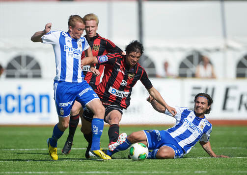 Brommapojkarnas Gabriel Petrovic  och Gustav Sandberg