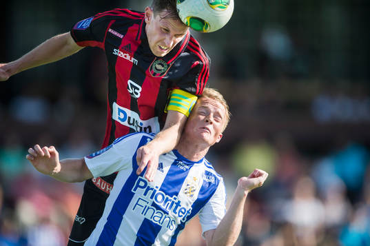 Brommapojkarnas Pontus Segerström och IFK Göteborgs Sam