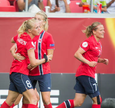 Solveig Gulbrandsen, Norge, jublar