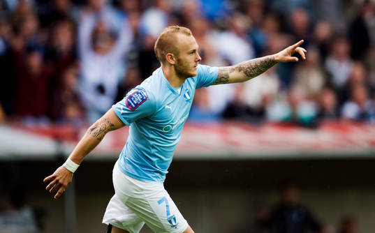 Malmö FFs Magnus Eriksson har gjort 2-0 och jublar