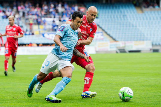 Malmö FFs Jiloan Hamad och Åtvidabergs Daniel Sjölund
