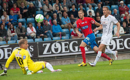 Robin Simovic, Helsingborg, friläge mot Alexander Nadj,