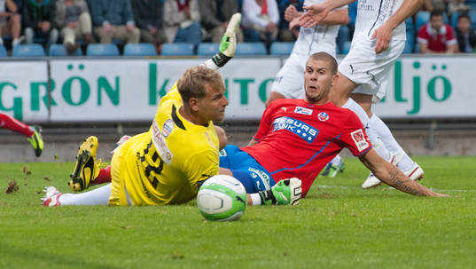Robin Simovic, Helsingborg, friläge mot Alexander Nadj,