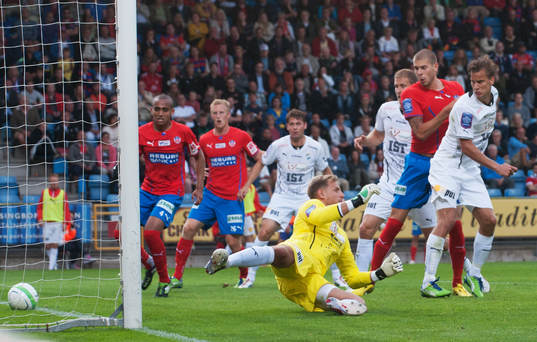 2-0, Christoffer Andersson, Helsingborg, med en frispark