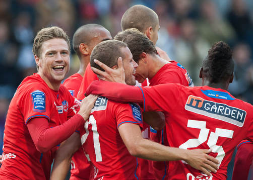 3-0, Christoffer Andersson, Helsingborg,  som grattas av