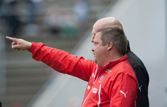 Helsingborgs tränare Roar Hansen och Östers Andreas