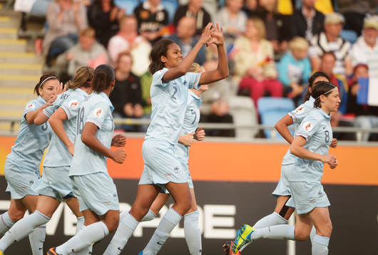 Franrkrikes Wendie Renard jublar