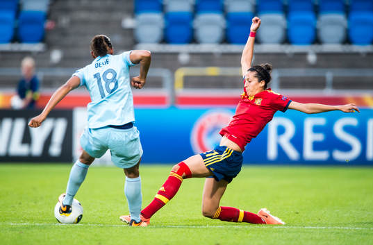 Franrkrikes Marie-Laure Delie och Spaniens Jennifer Hermoso