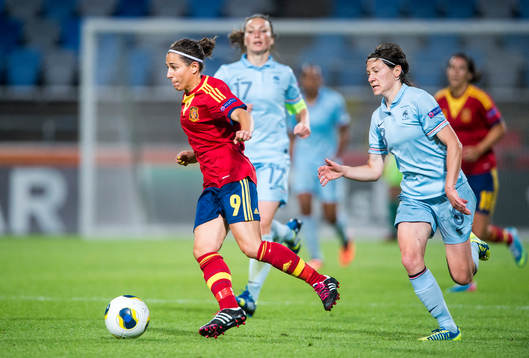 Spaniens Veronica Boquete och Franrkrikes Elise Bussaglia i