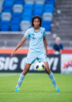 Franrkrikes Wendie Renard i matchen mellan Spanien och