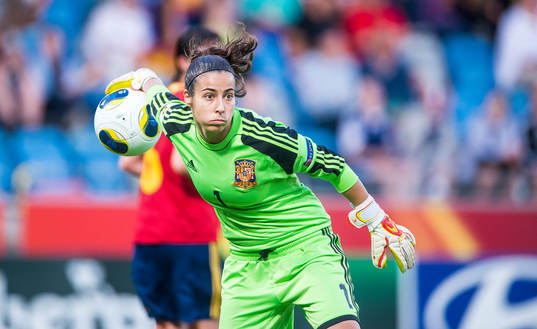 Spaniens målvakt Ainhoa Tirapu i matchen mellan Spanien