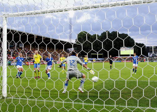 Mål 3-1 av Sveriges Josefine Öqvist  i matchen mellan
