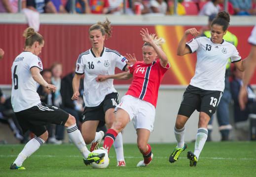 Simone Laudehr, Tyskland, Melanie Leupolz, Tyskland, Gry