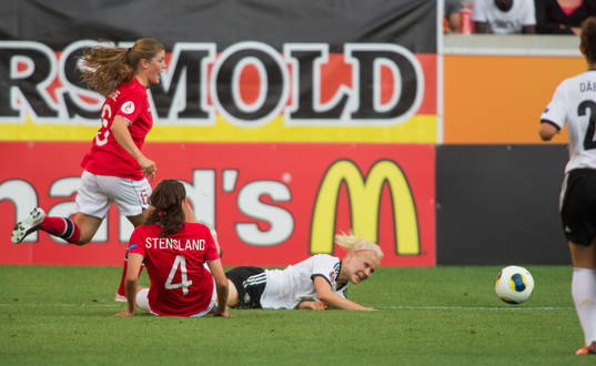 Ingvild Stensland, Norge, Leonie Maier, tyskland