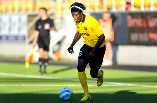 Elfsborgs Mohamed Bangura med bollen