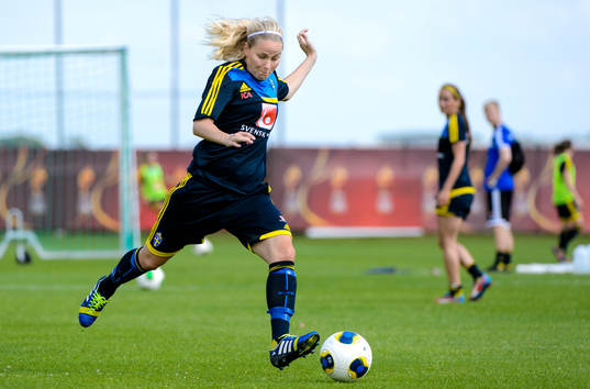 Sveriges Lisa Dahlkvist laddar för skott