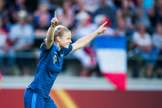 Frankrikes Eugenie Le Sommer jublar