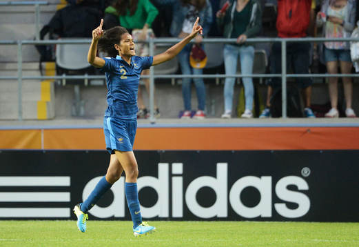 Frankrikes Wendie Renard jublar
