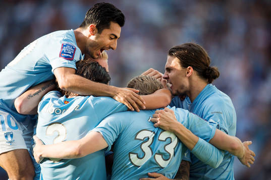 Malmö FFs Jiloan Hamad jublar med sitt lag