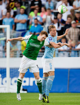 Hibernian FCs Liam Craig och Malmö FFs Pontus Jansson