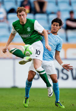 Hibernian FCs Liam Craig och Malmö FFs Miiko Albornoz