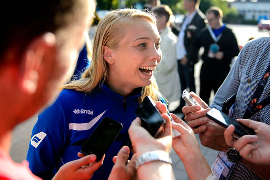 Islands Margret Lara Vidarsdottir blir intervjuad