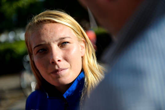 Islands Margret Lara Vidarsdottir blir intervjuad