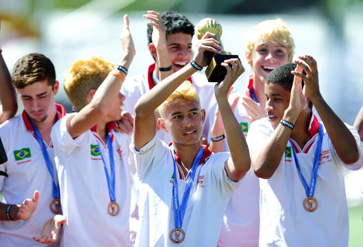 Trean i klassen B16 Pequeninos do Jockey